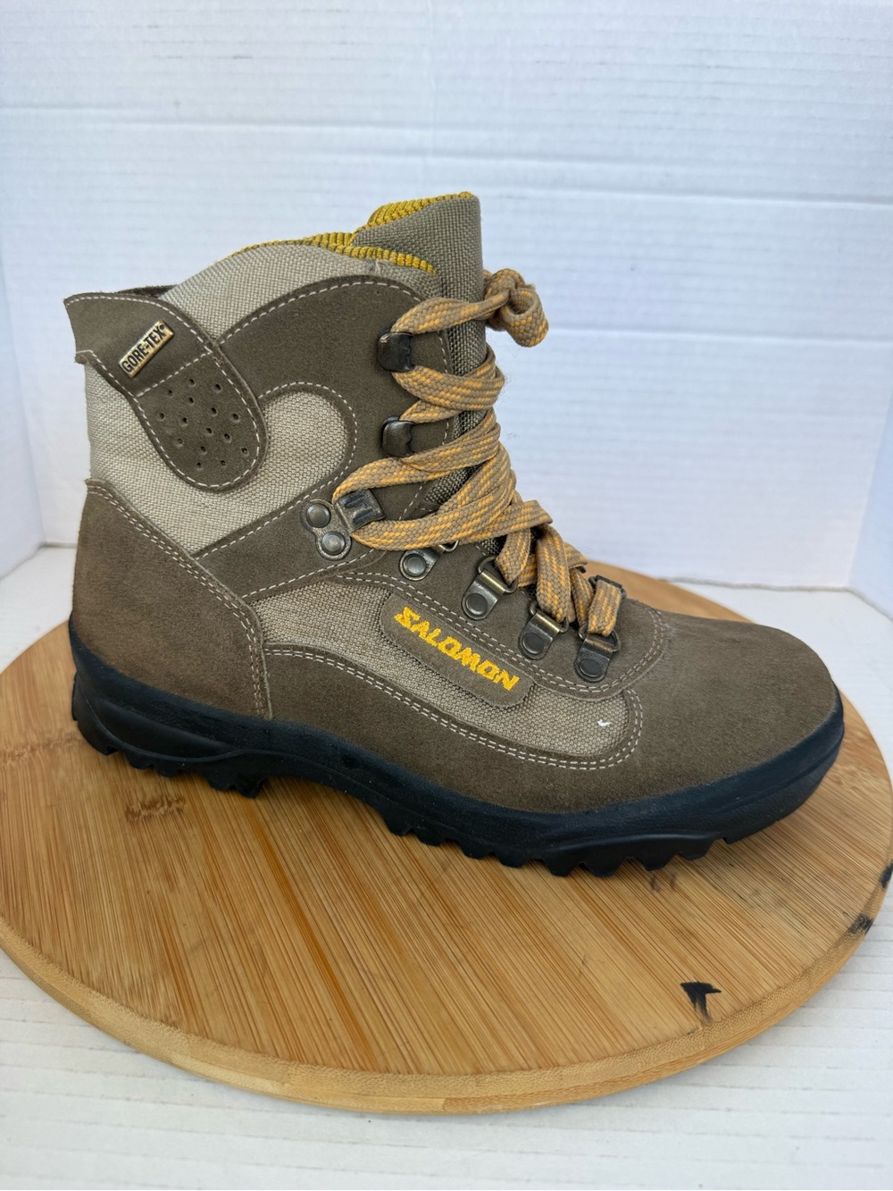The North Face Chilkat III Waterproof Winter Duck Boots Woman’s Size 8 Brown